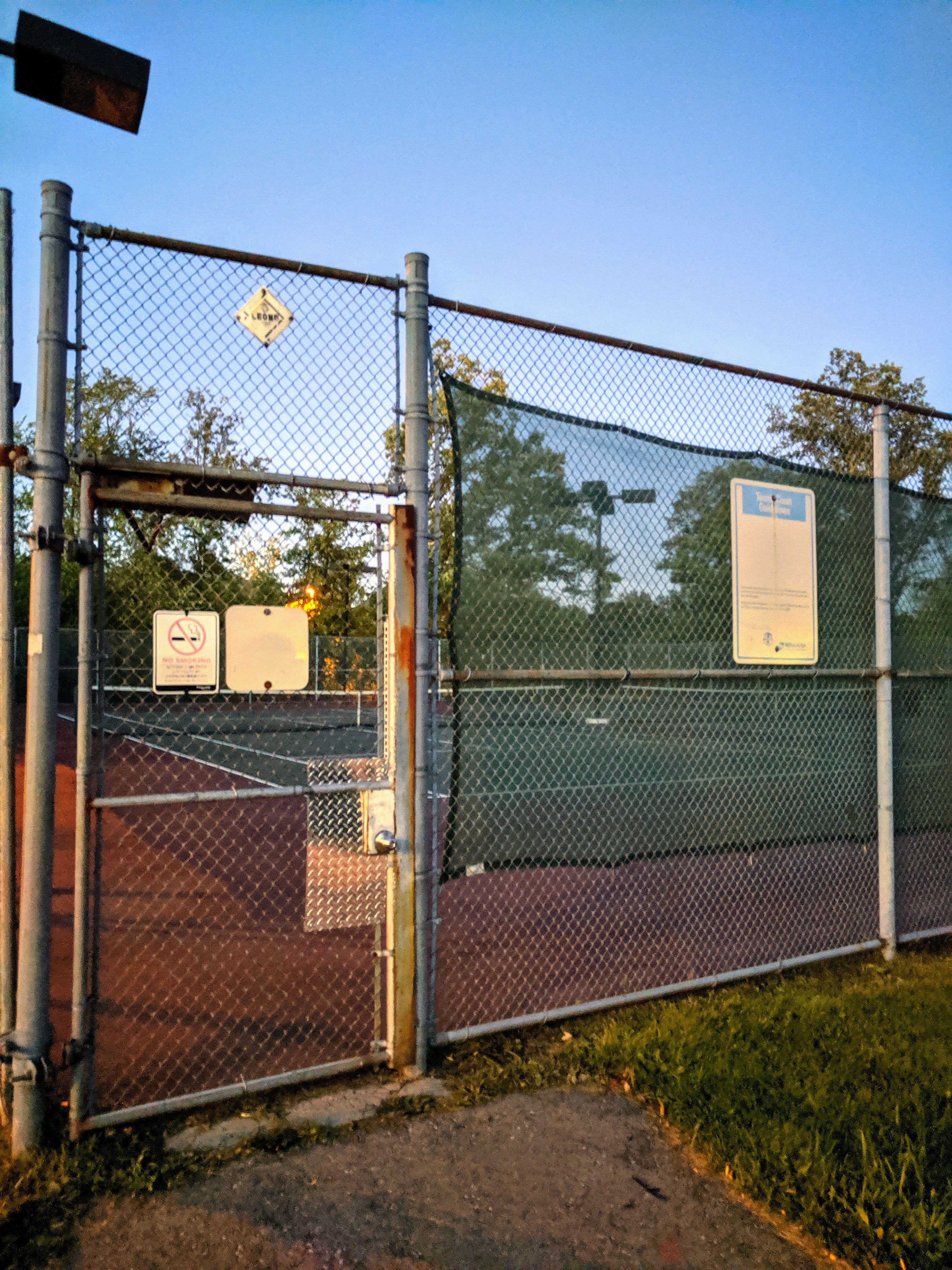 Deer Wood Tennis Courts (Deer Run Tennis Club) in Mississauga, Ontario - Tennis court