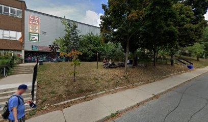 Evelyn Tennis Courts in Toronto, Ontario - Tennis court