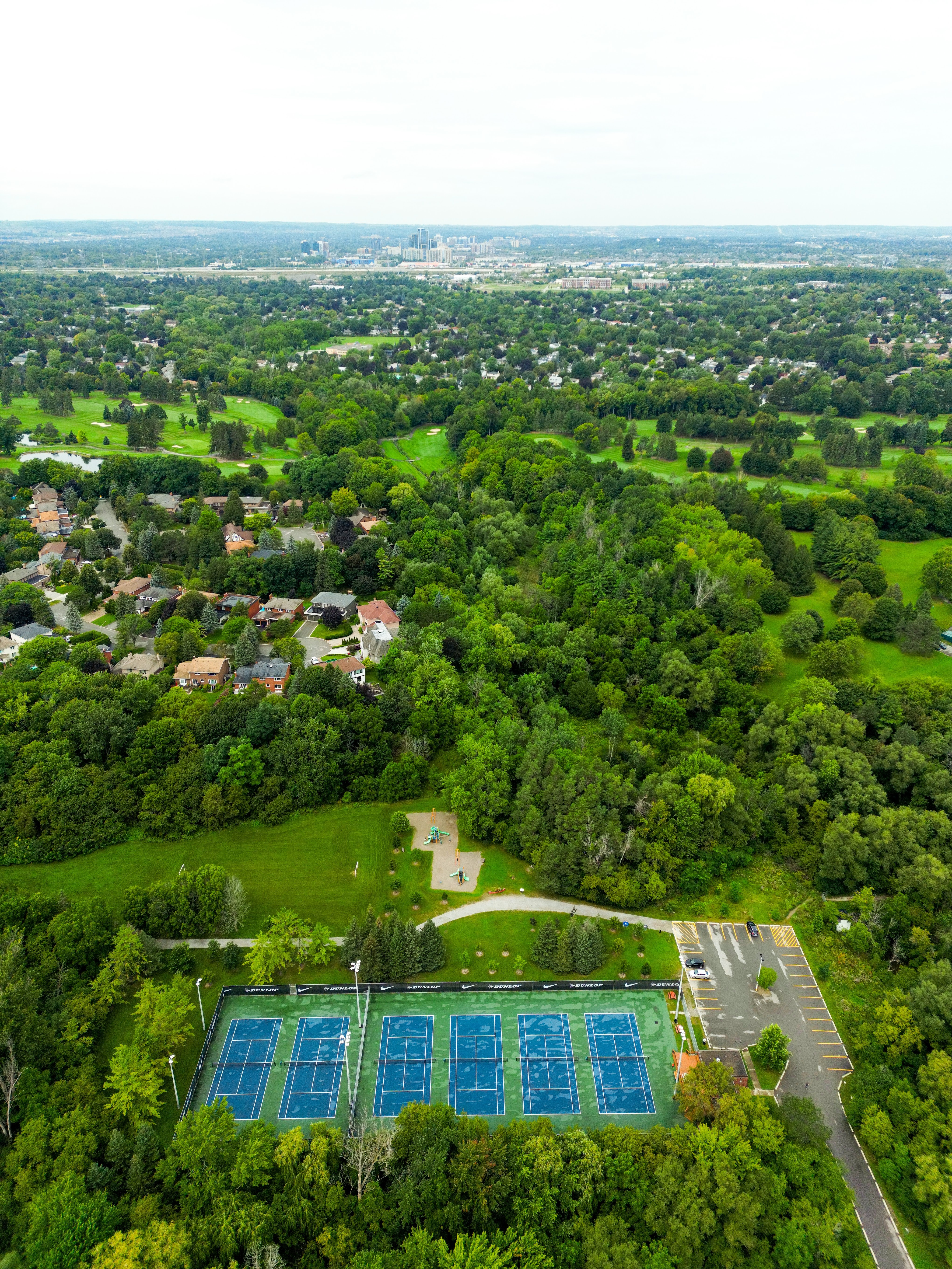 Pomona Valley Tennis Club in Thornhill, Ontario - Tennis club