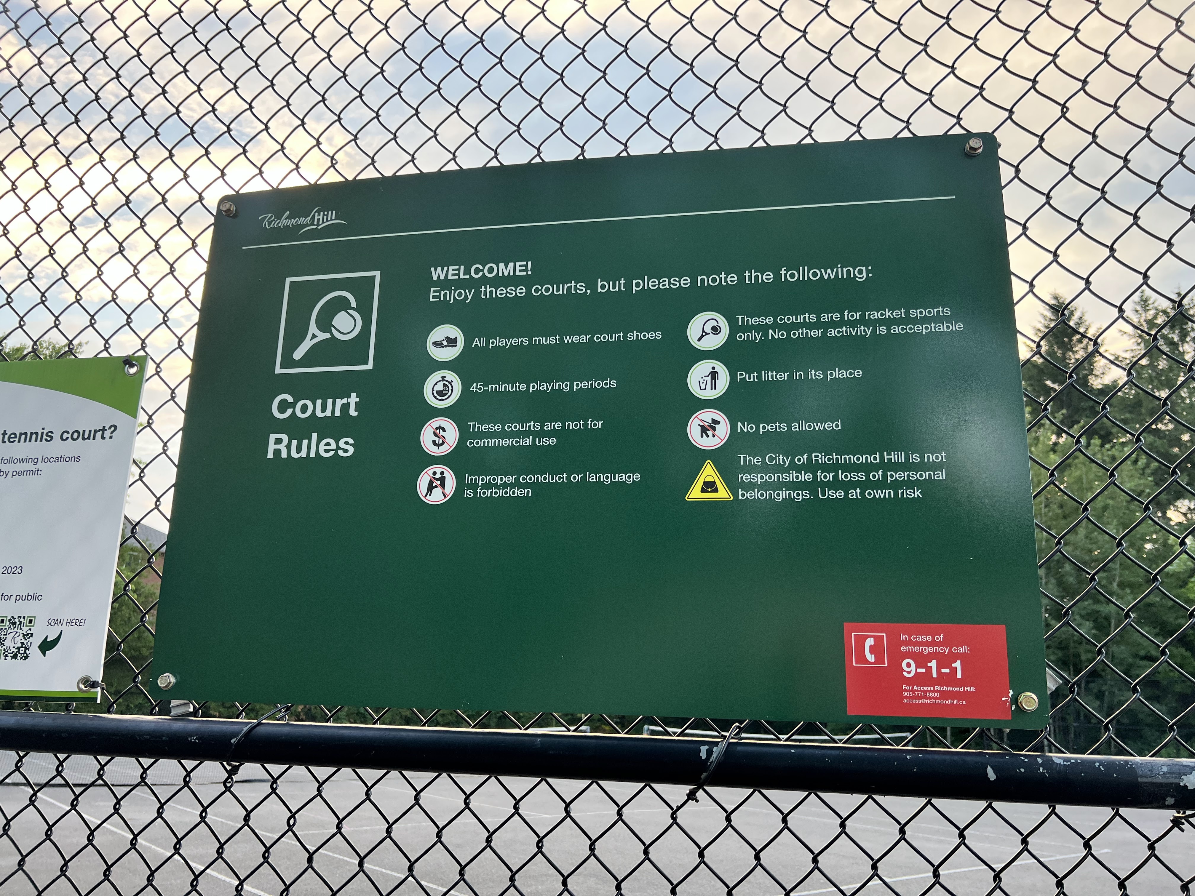 Public Tennis Courts in Richmond Hill, Ontario - Tennis court